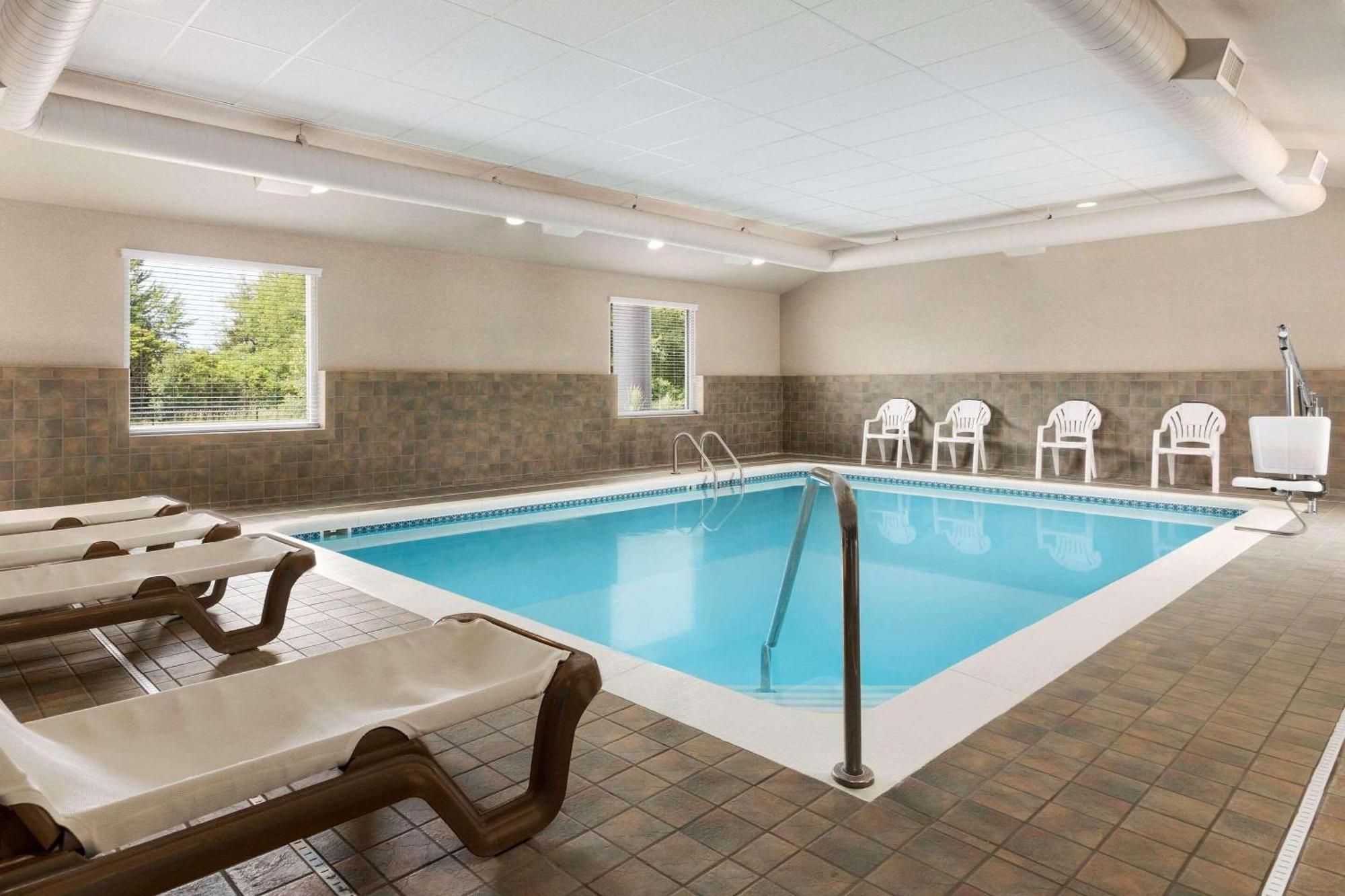 Country Inn & Suites By Radisson, Holland, Mi Eksteriør billede